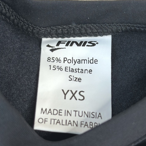 FINIS Thermal Swim Shirt in Black - Picture 4 of 15